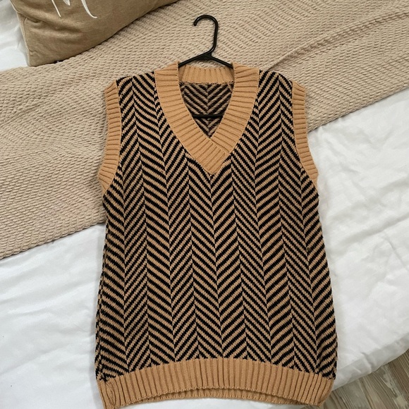 Houndstooth sweater vest - Picture 1 of 2